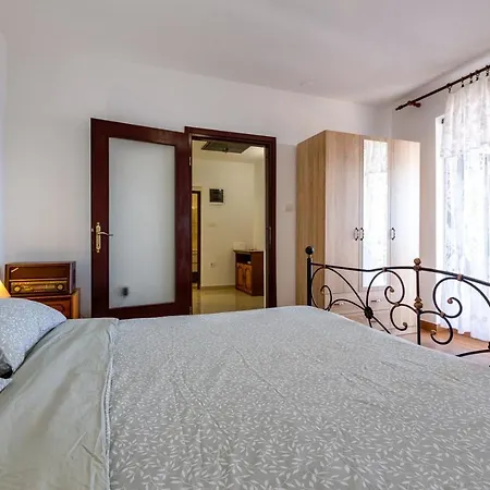 Maison d'hôtes Sabina, 4*